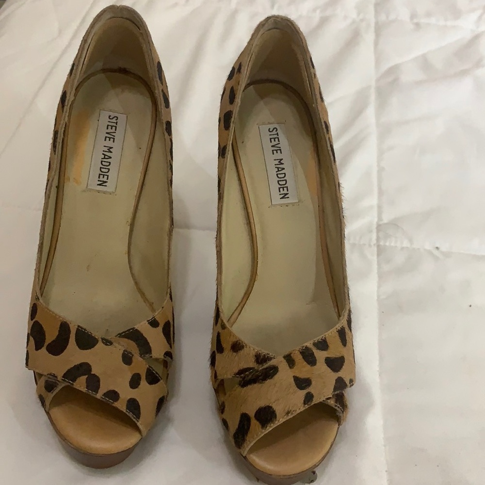Steve Madden leopard peep toe